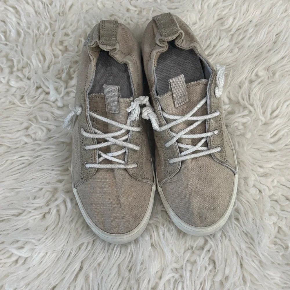 Timberland Tan and White Mid-Top Sneakers - Picture 2 of 8